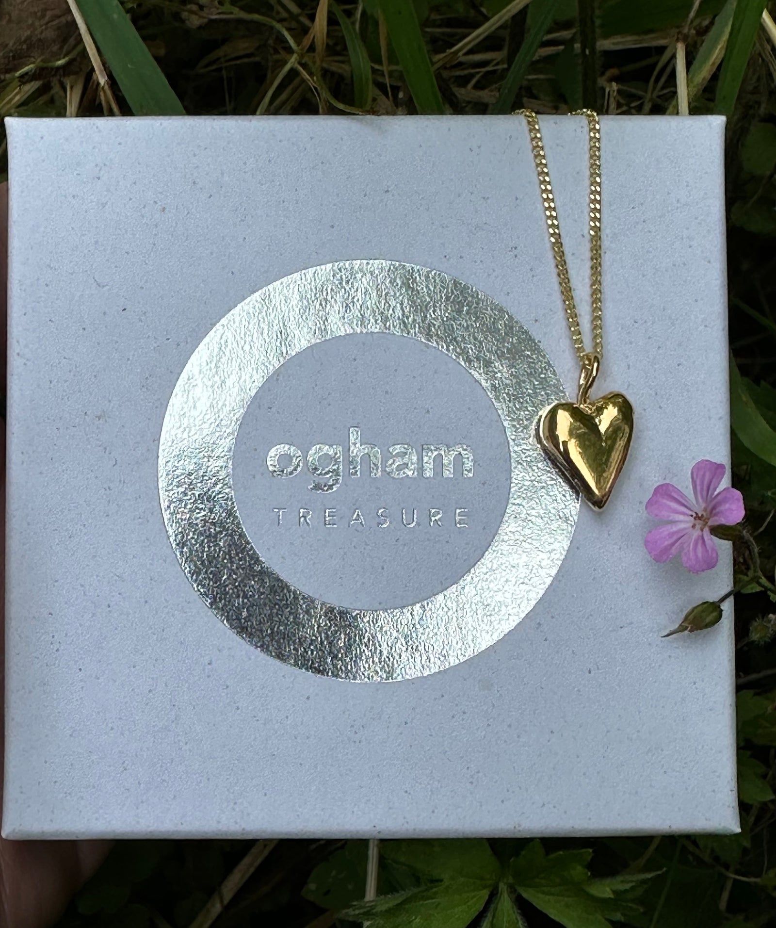 Ogham treasure gold heart 