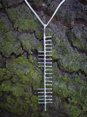 inis/island necklace
